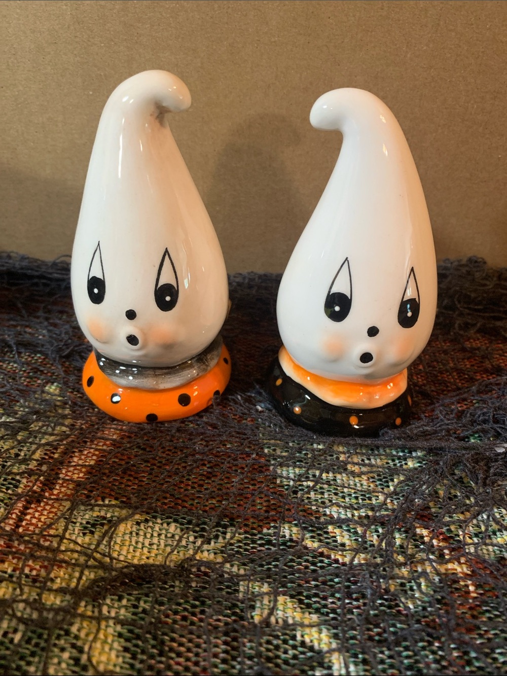 Johanna Parker Halloween ghost shakers